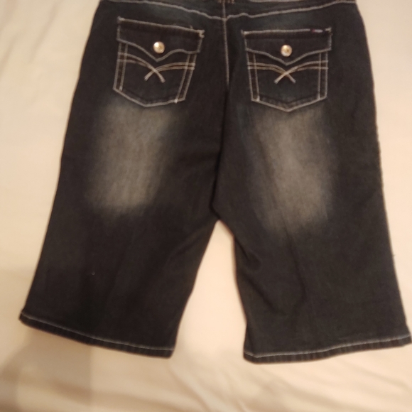 Angels denim Bermuda shorts size 18 - Picture 2 of 5